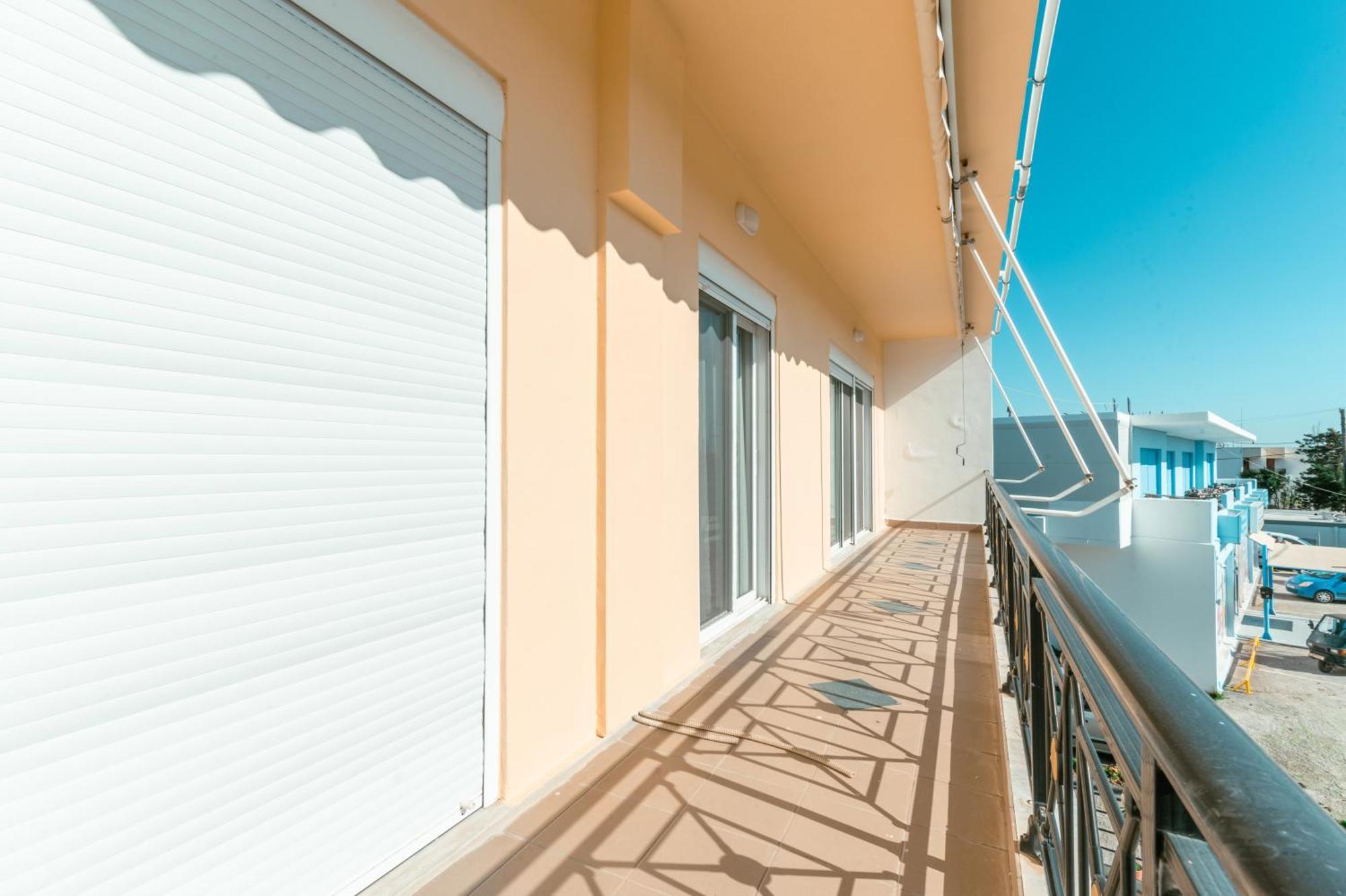 Brand New Elegant Suite Platanion ภายนอก รูปภาพ
